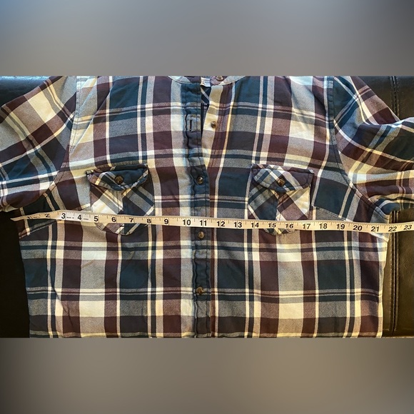 North Face Plaid flannel button down shirt. size XL. - Picture 6 of 9